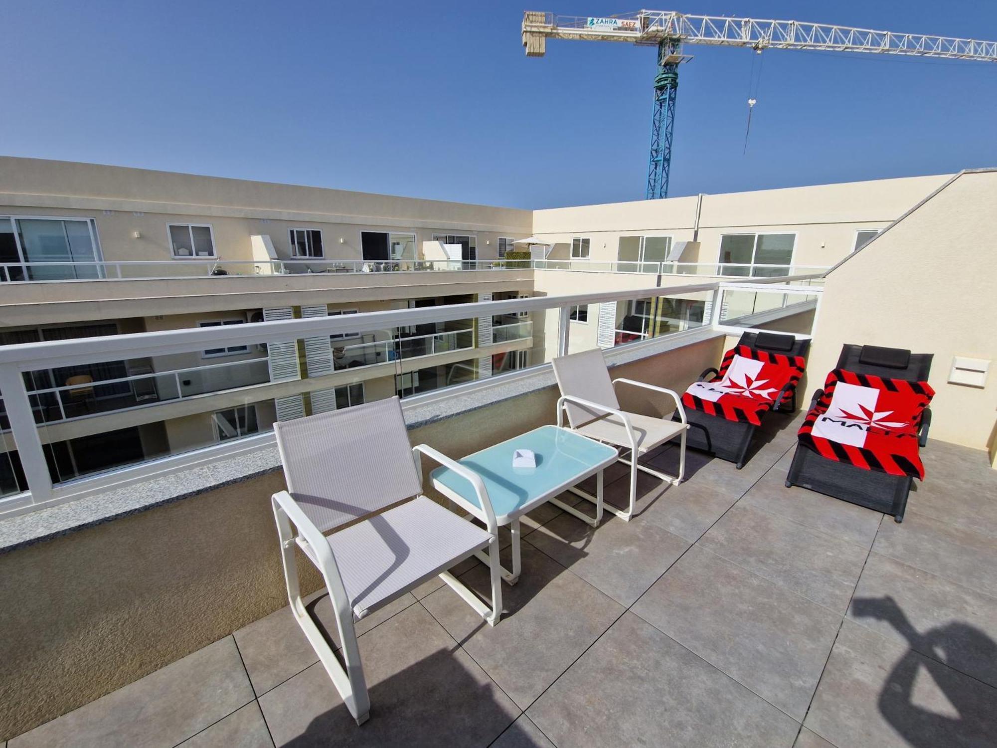 Apartmán Sea View New Penthouse Terrace & Garage Parking St. Paul's Bay Exteriér fotografie