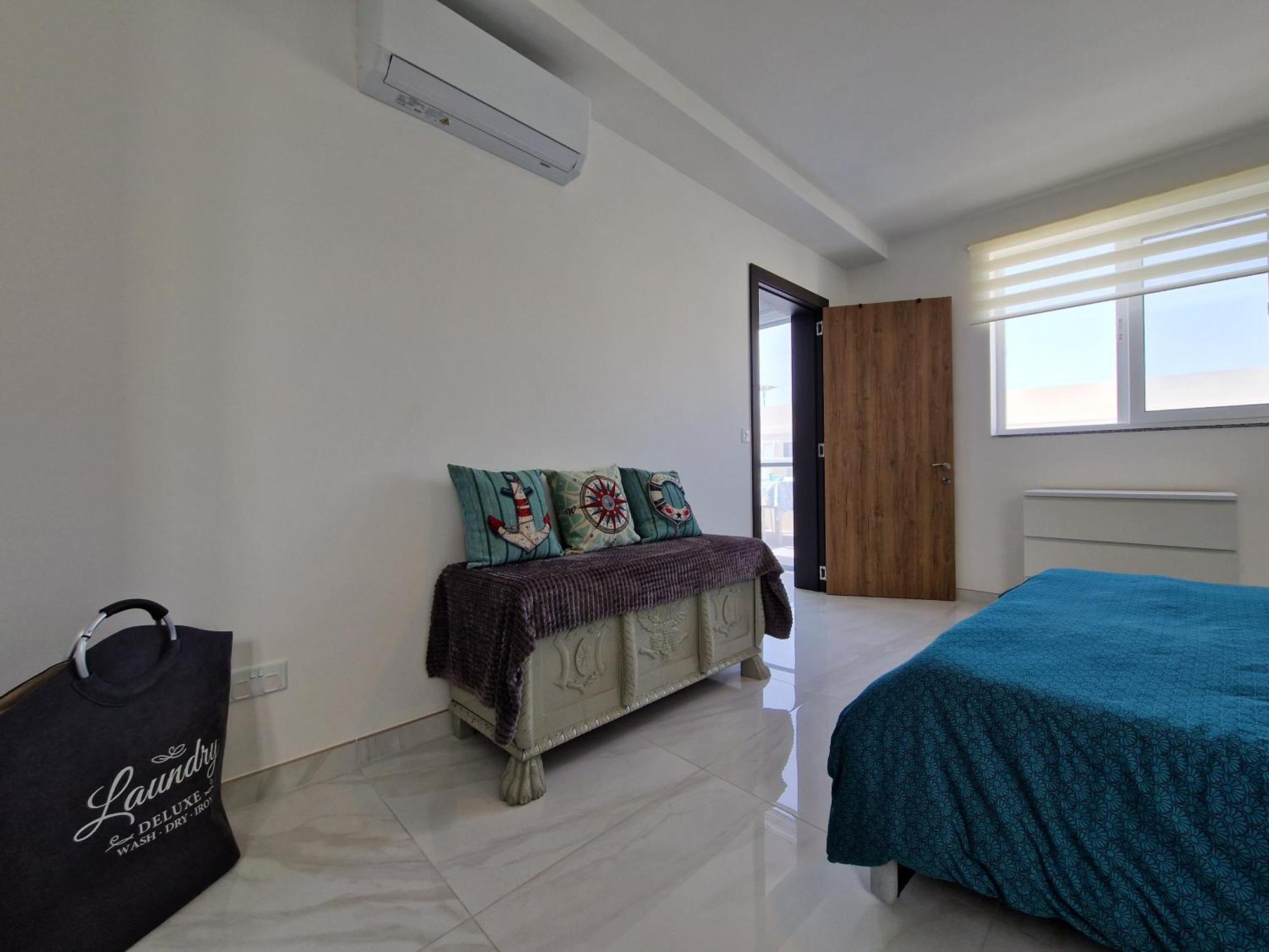 Apartmán Sea View New Penthouse Terrace & Garage Parking St. Paul's Bay Exteriér fotografie